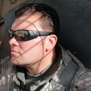 Meet your Posher, Robert lewis